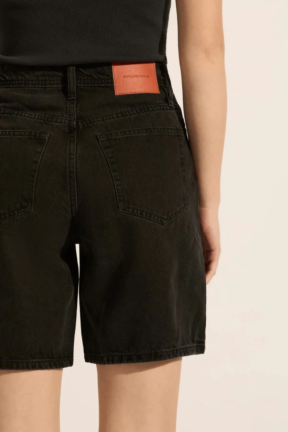 HARRY HIGH RELAXED SHORT AGED BLACK